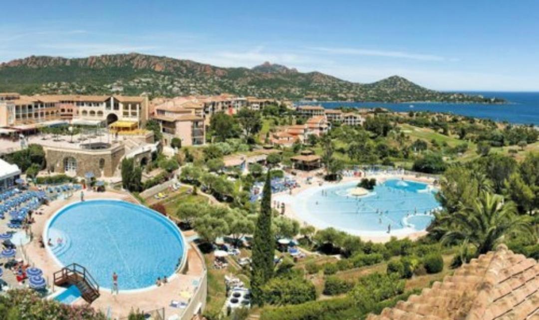 Superbe Appartement Avec Vue Mer Et Piscine Saint-Raphael  Ngoại thất bức ảnh